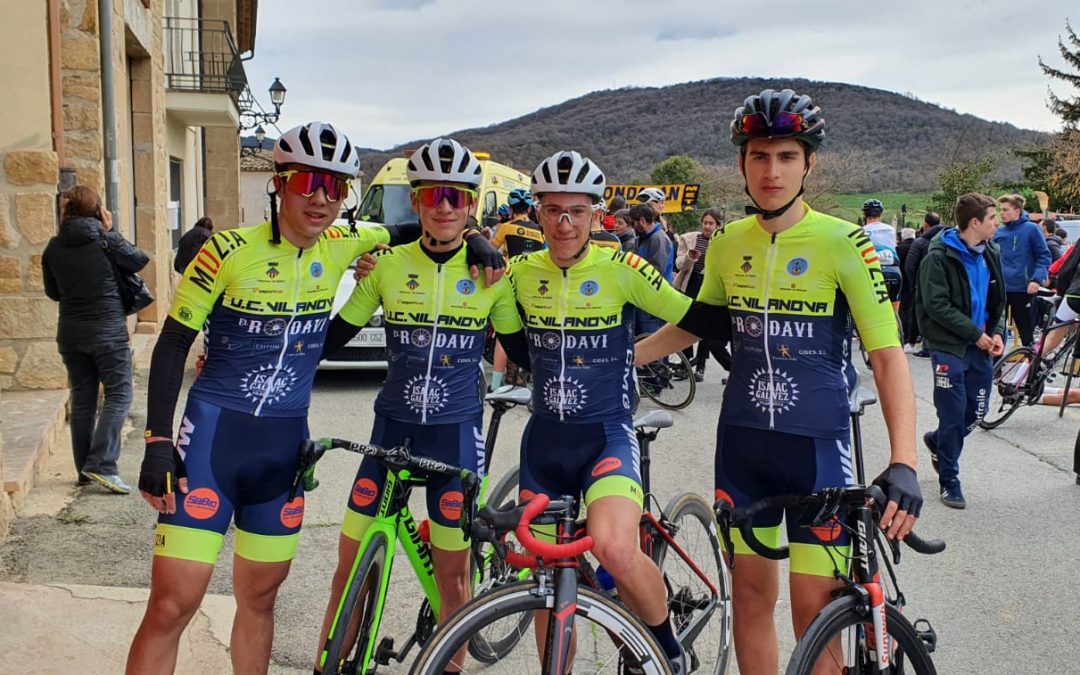 Corredors de l’equip Junior participen a una cursa a Villatuerta